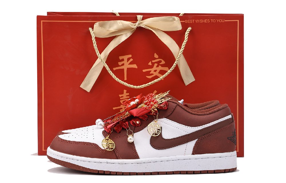 Jordan Air Jordan 1 Anti Slip Wear Resistant Low Top Vintage Basketball Shoes Unisex White Red