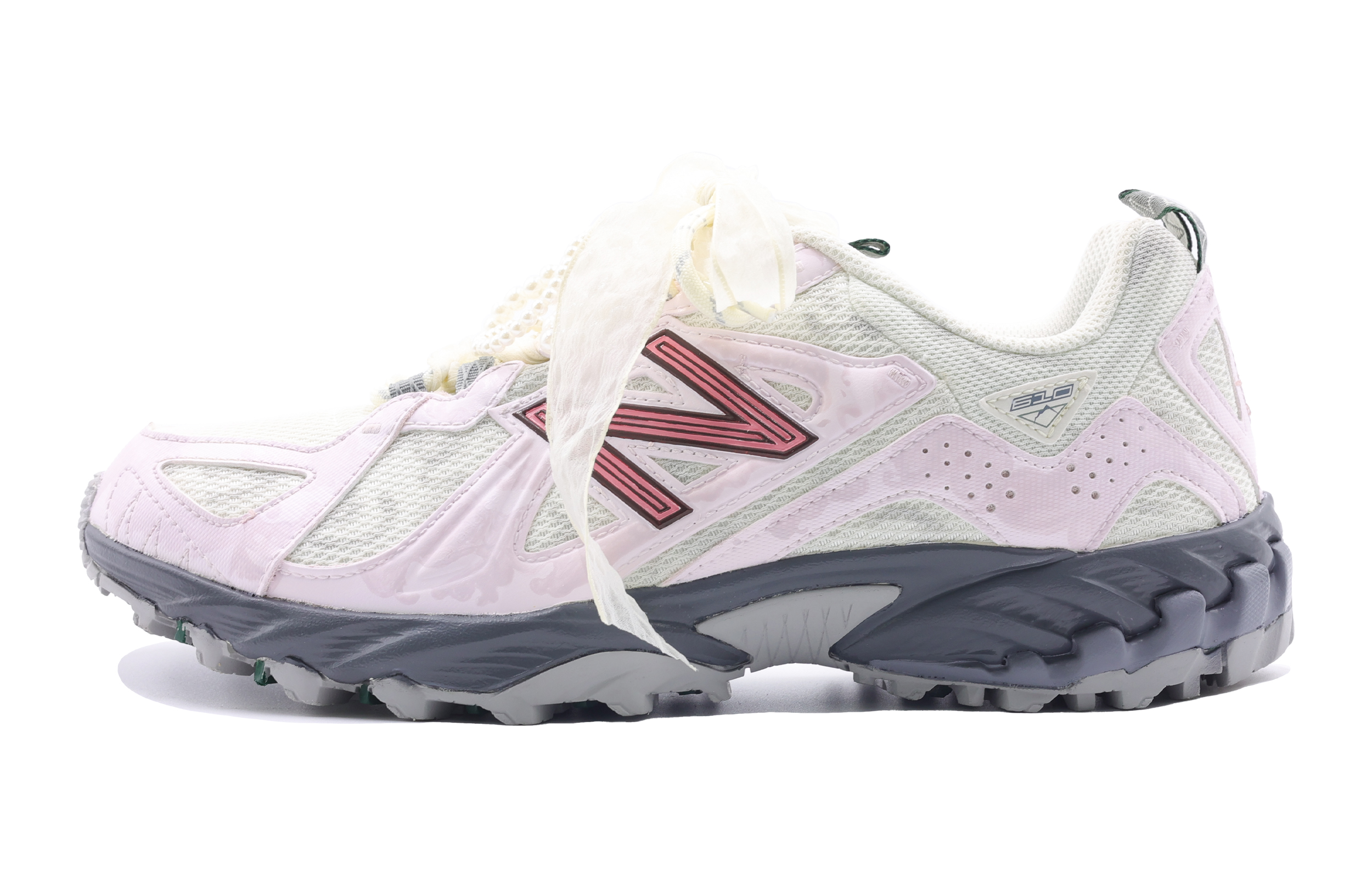 New Balance 610T Heartbeat Moments Abrasion Resistant Low top Hiking Shoes Unisex Pink