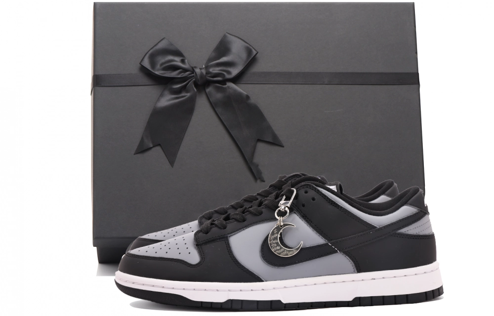 Nike Dunk Coverage Slip Resistant And Abrasion Resistant Low top Skateboard Shoes Unisex Black Gray