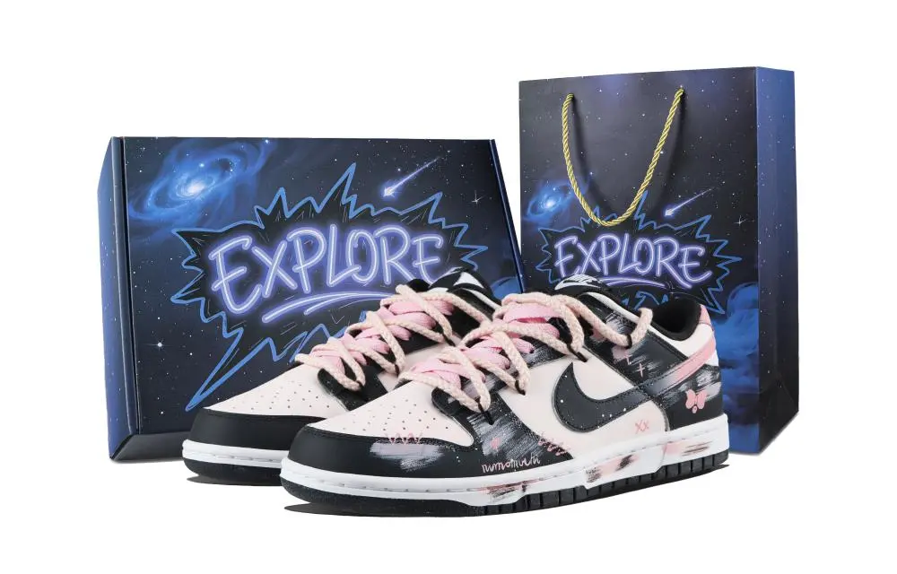 Nike Dunk Butterfly Iridescent Abrasion Resistant Low top Skateboard Shoes Unisex Black Pink