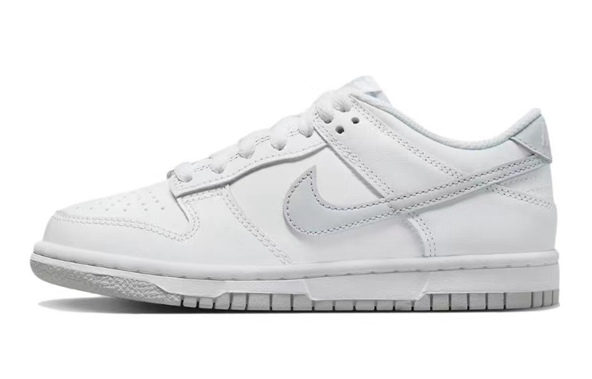 Nike Dunk Skateboard Shoes Women's Low-Top White/Green купить в интернет-магазине Yoocart с быстрой доставкой по России.