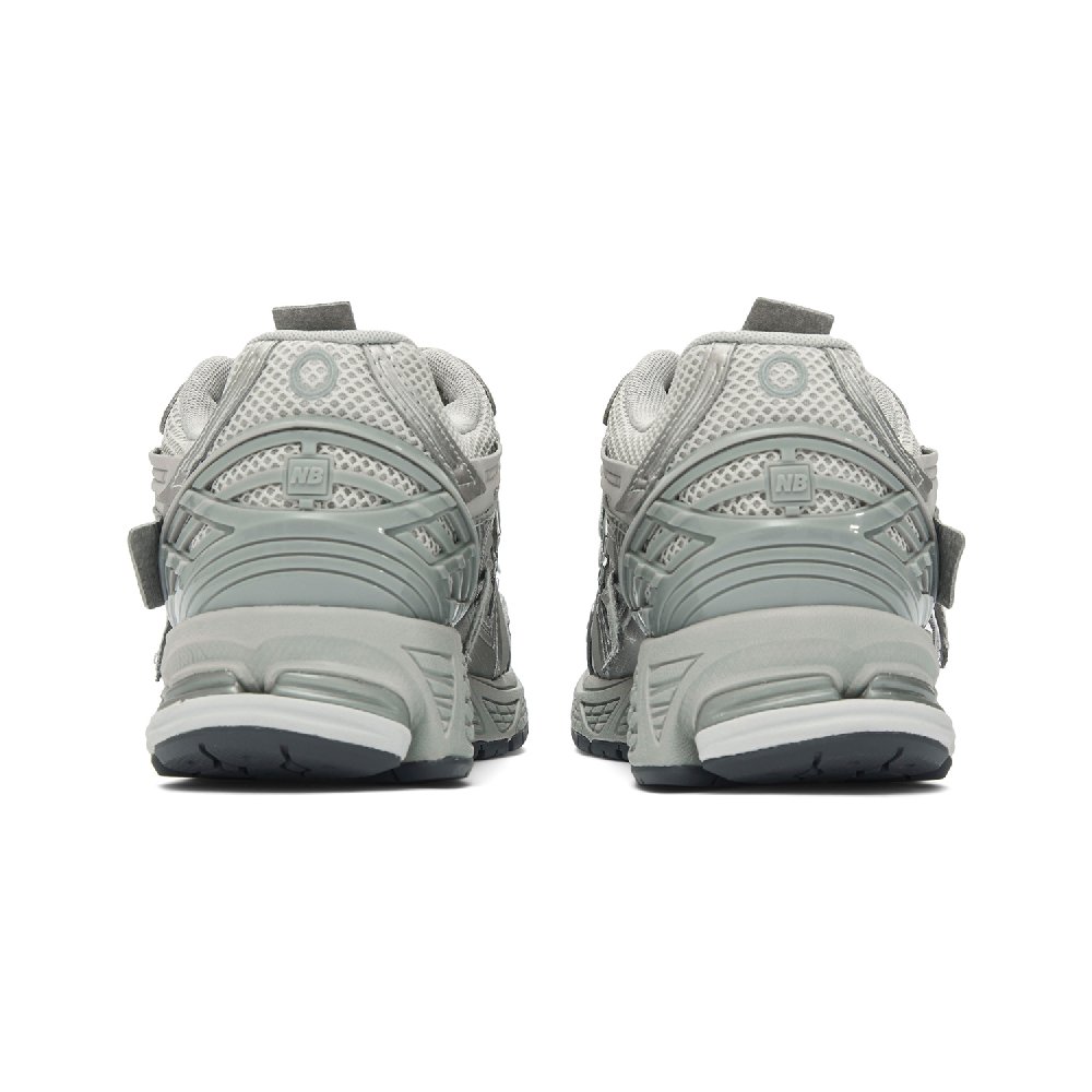 New Balance 1906A Concrete Silver Metallic