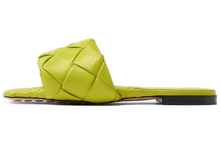 Bottega Veneta Lido Stylish Sandal Women's Kiwi Green