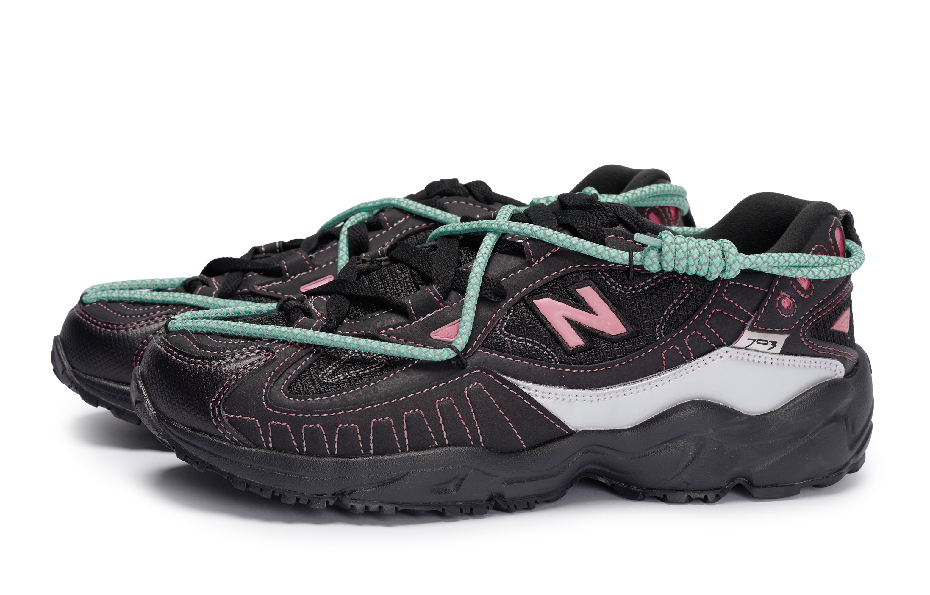 New Balance NB 703 Coverage Moisture Wicking Low Top Outdoor Shoes Women's Black Pink купить в интернет-магазине Yoocart с быстрой доставкой по России.