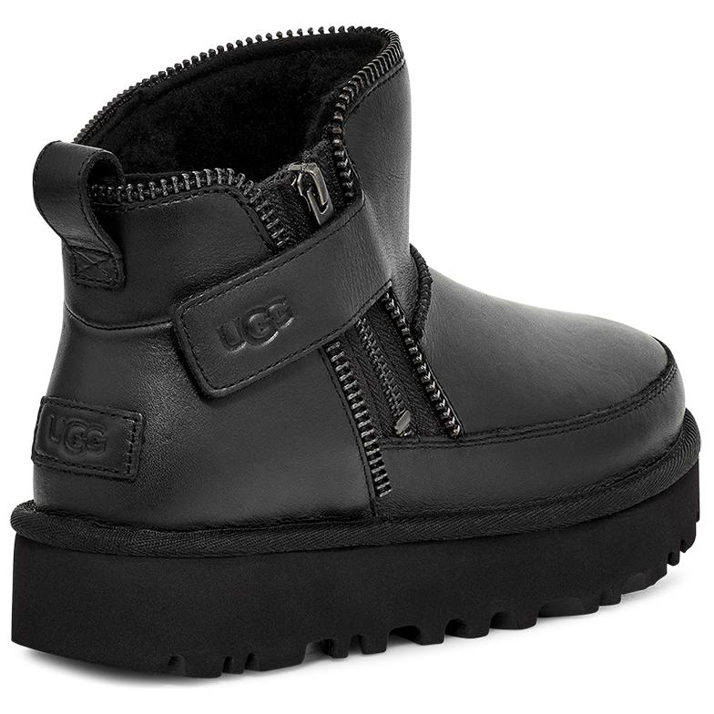 UGG Classic Mini Moto Boot Black Women's купить в интернет-магазине Yoocart с быстрой доставкой по России.