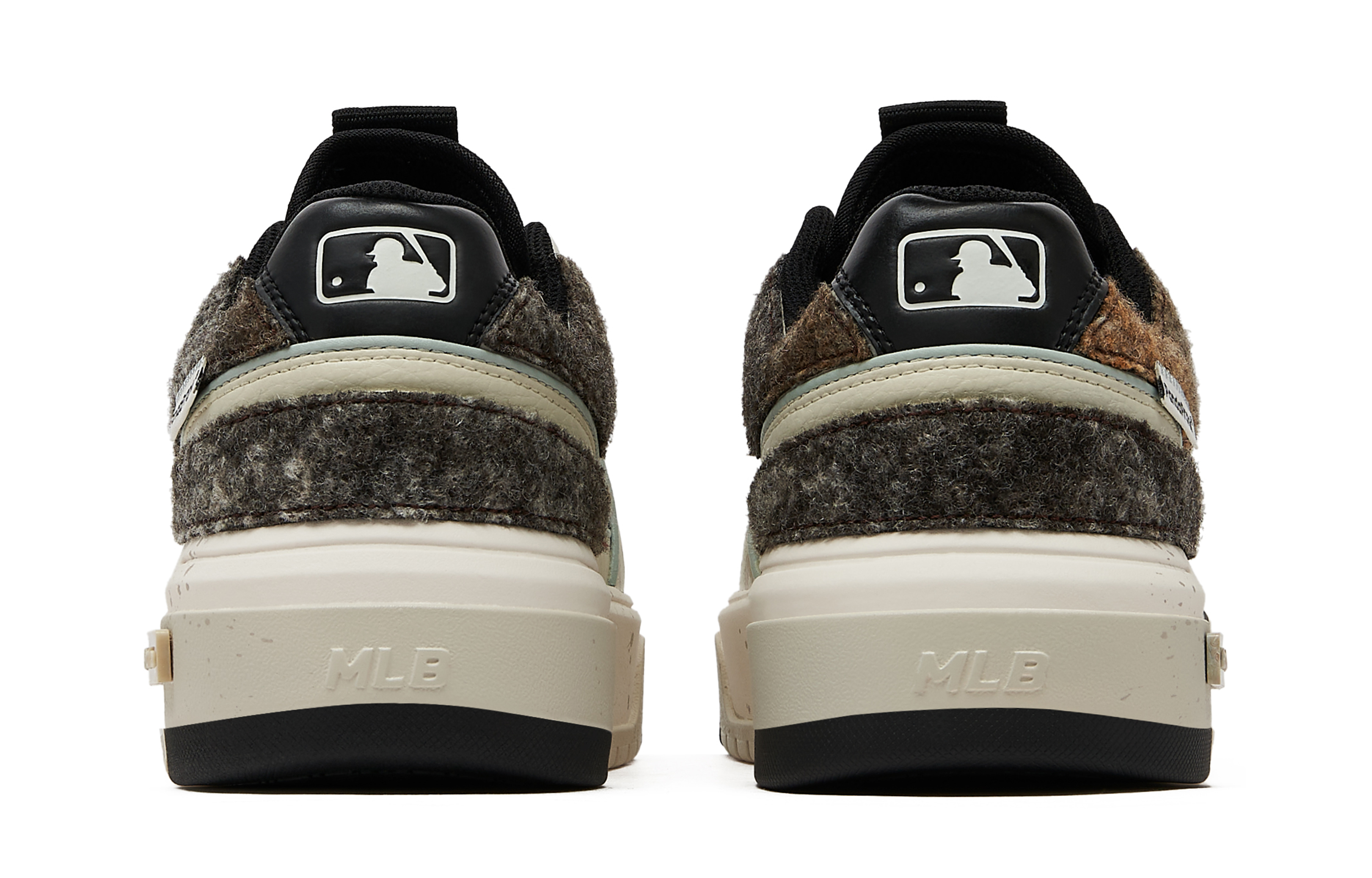 MLB New York Yankees Anti-Slip Wear-Resistant Low-Top Skateboard Shoes Unisex Black White Brown купить в интернет-магазине Yoocart с быстрой доставкой по России.