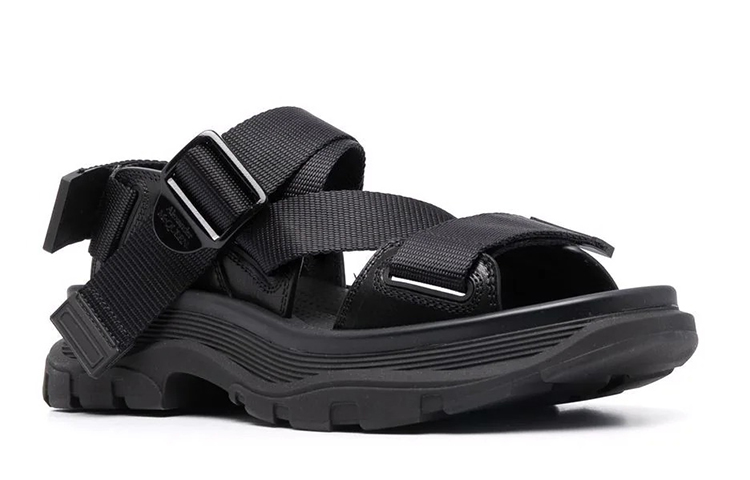 Alexander McQueen Tread Strapped Sandals Women's купить в интернет-магазине Yoocart с быстрой доставкой по России.