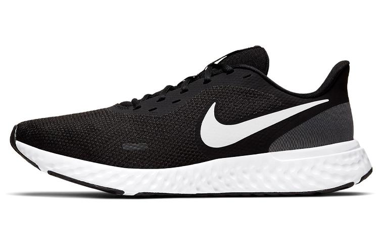 Nike Revolution 5 Black/White