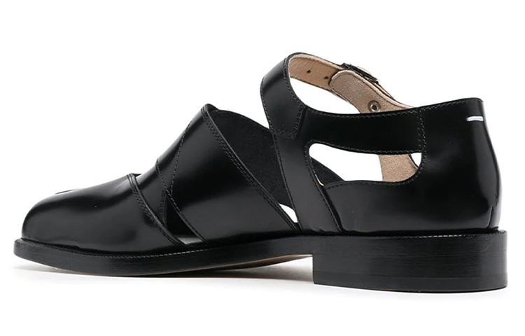 Maison Margiela Tabi Cut out Leather Sandals Women's купить в интернет-магазине Yoocart с быстрой доставкой по России.