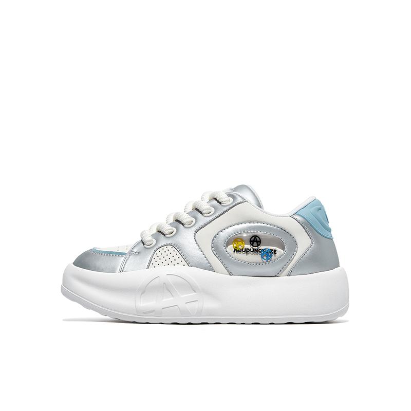 Acupuncture Low-Top Casual Shoes Unisex Crystal Silver Box