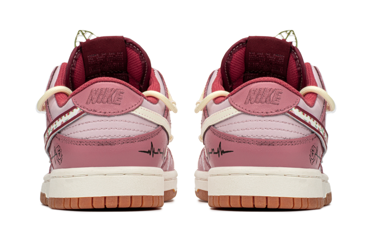 Nike Dunk Low top Skateboard Shoes Women's Red Pink купить в интернет-магазине Yoocart с быстрой доставкой по России.