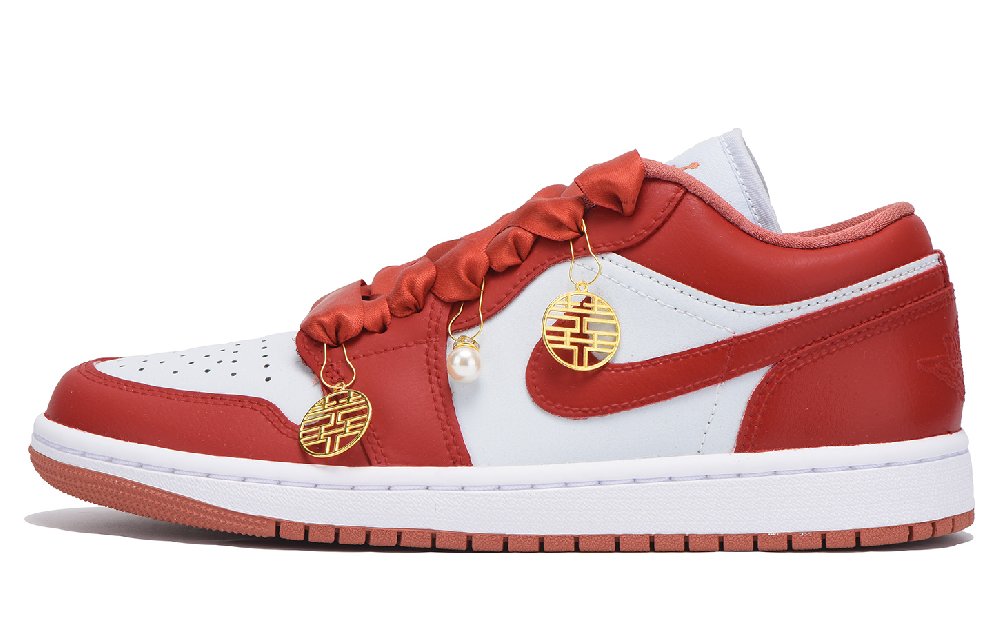 Jordan Air Jordan 1 Slip-Resistant Coverage Low-Top Vintage Basketball Shoes Women's Red White