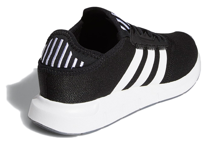 Adidas Swift Run X 'Black White' Women's купить в интернет-магазине Yoocart с быстрой доставкой по России.