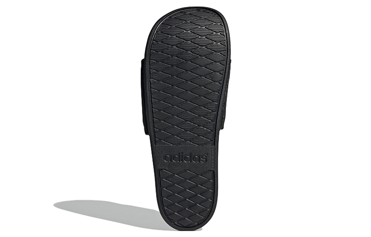 Adidas Adilette Comfort Sandals Black Cloud White купить в интернет-магазине Yoocart с быстрой доставкой по России.