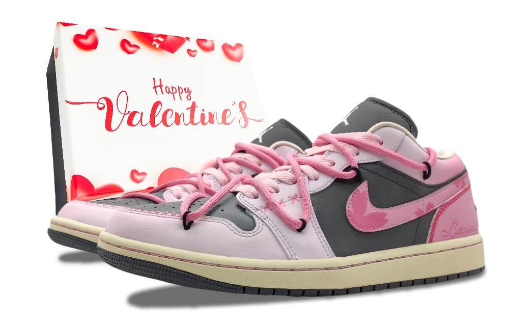 Jordan Air Jordan 1 Abrasion Resistant Breathable Low Top Vintage Basketball Shoes Women's Black Pink