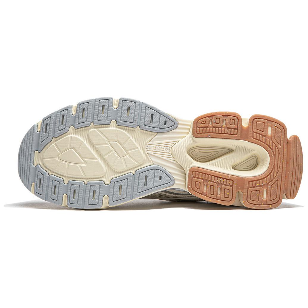 LiNing Aurora RENEW Slip Resistant Abrasion Resistant Support Height Increasing Low Top Casual Running Shoes Men's Ecru