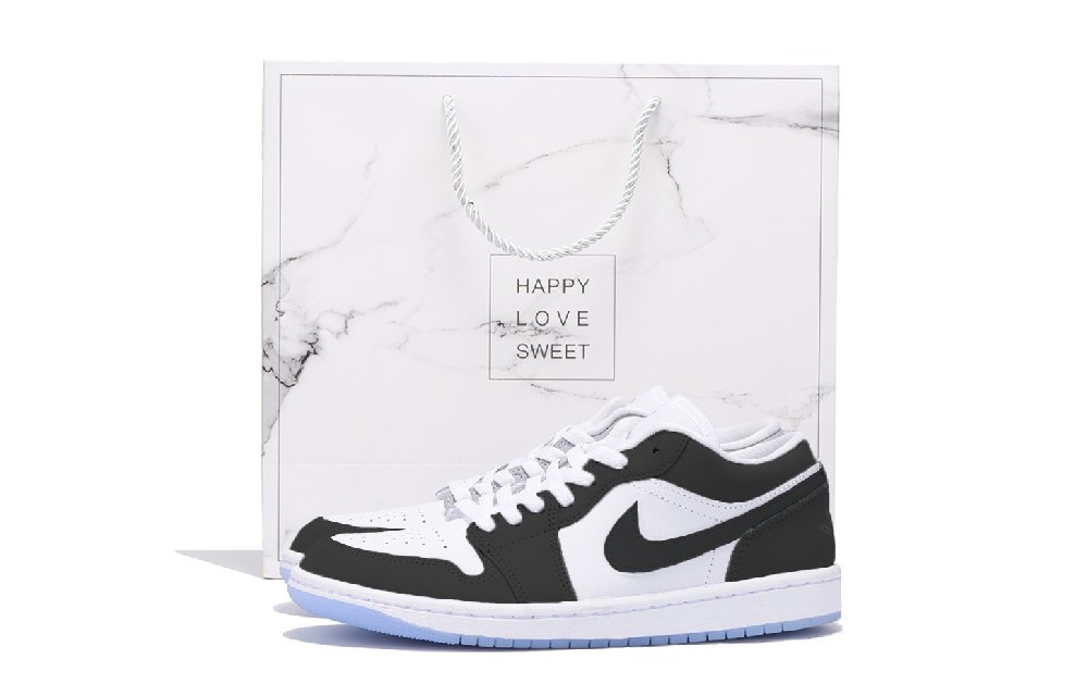 Jordan Air Jordan 1 Anti Slip And Wear Resistant Coverage Low Top Vintage Basketball Shoes Women's Black White