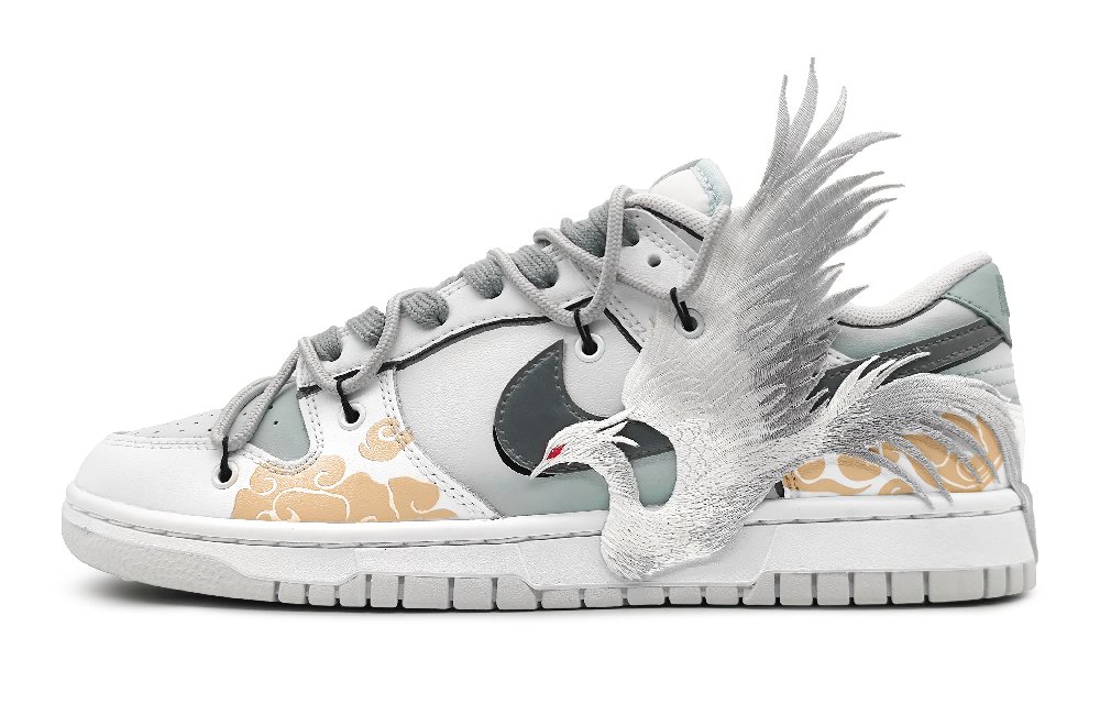 Nike Dunk Low-Top Skateboard Shoes GS Gray Gold