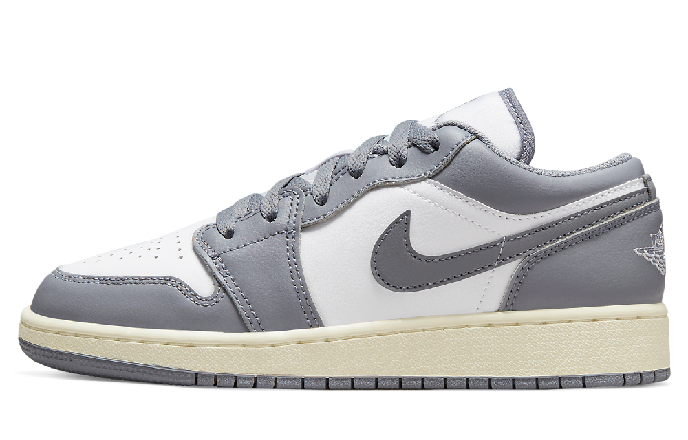 Jordan Air Jordan 1 Vintage Basketball Shoes Women's Low Top White/Beige/Pink