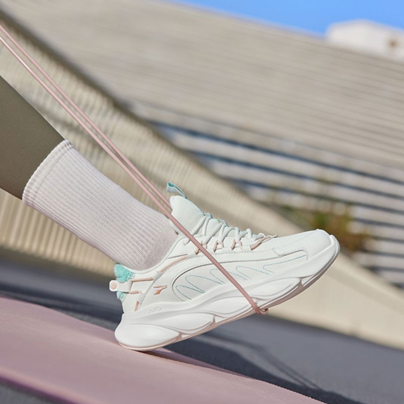 361° Spirit Fox Slip Resistant Low Top Winter Padded Running Shoes Women's White Green купить в интернет-магазине Yoocart с быстрой доставкой по России.