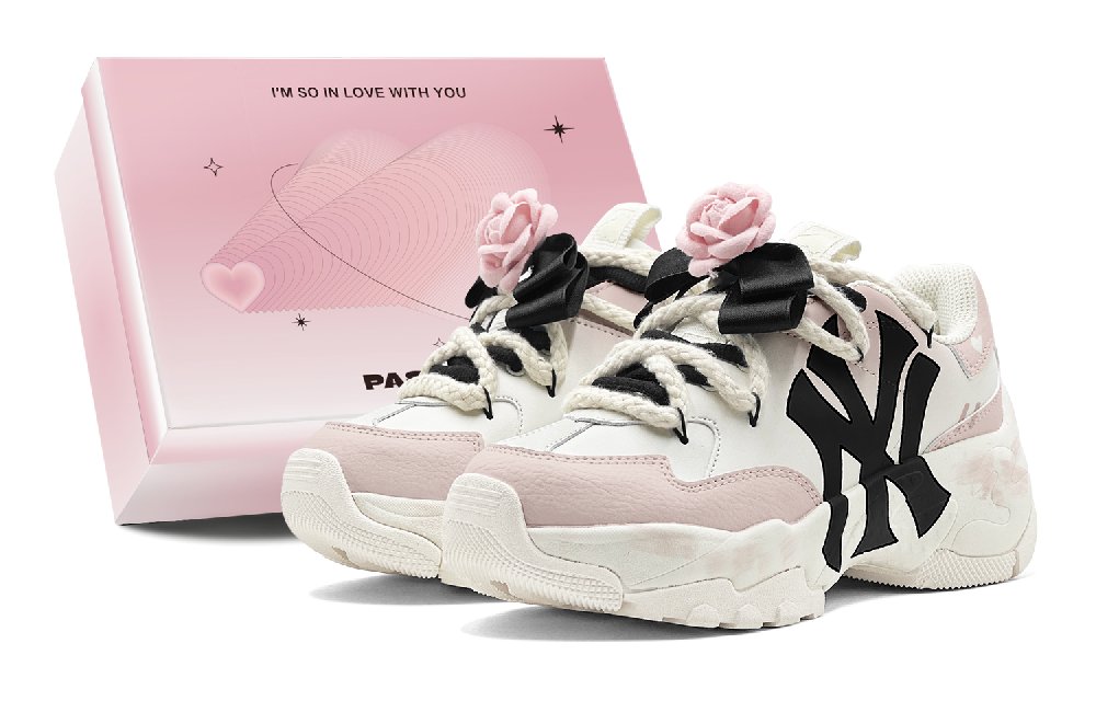 MLB Big Ball Chunky Romantic Cherry Blossom Pink Camellia Charm Detachable Low-Top Chunky Sneakers Unisex Black Pink