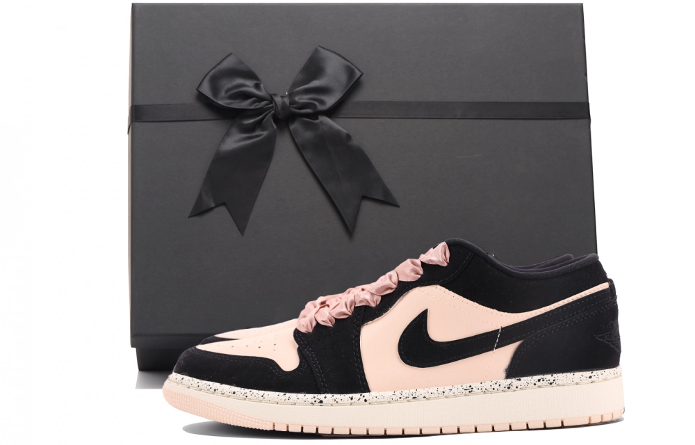 Jordan Air Jordan 1 Cushioning, Wear Resistant Low top Vintage Basketball Shoes Women's Black Pink