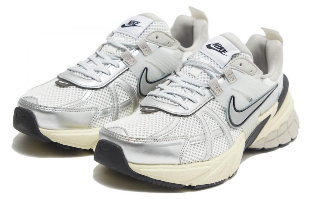 Nike V2K Run Summit White Metallic Silver Women's купить в интернет-магазине Yoocart с быстрой доставкой по России.