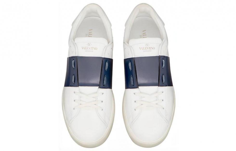 Valentino Garavani Rockstud Lace-Up Sneakers купить в интернет-магазине Yoocart с быстрой доставкой по России.