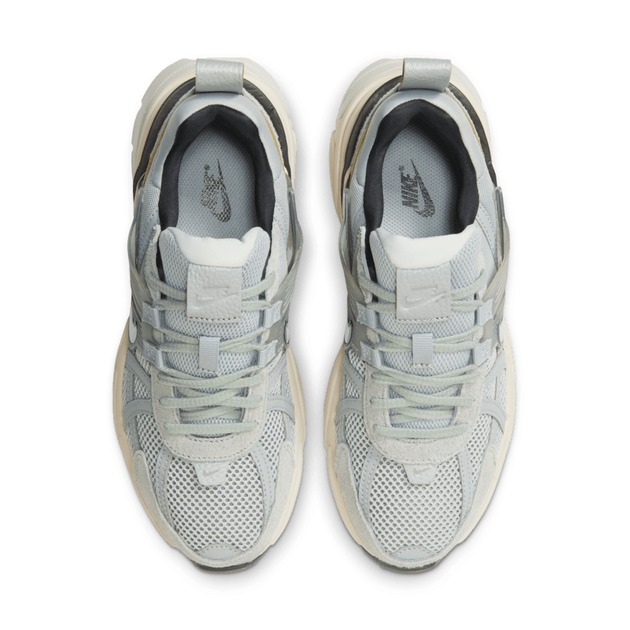 Nike V2K Run Light Pumic Black Chrome Women's купить в интернет-магазине Yoocart с быстрой доставкой по России.