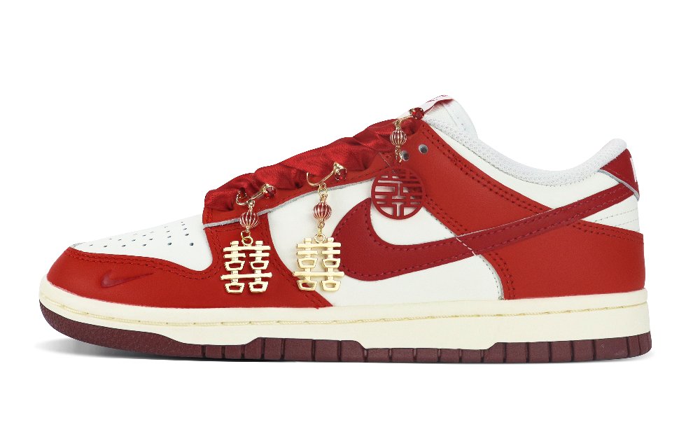 Nike Dunk Anti-Slip And Wear-Resistant Lightweight Low-Top Skateboard Shoes Women's Red White