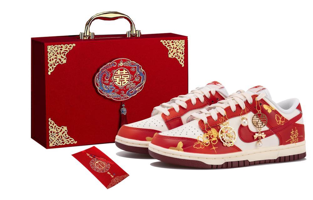 Nike Dunk Low Top Skateboard Shoes Women's White Gold Red