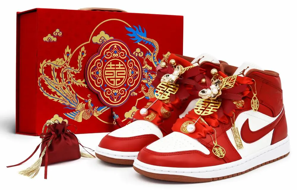 Jordan Air Jordan 1 Slip Resistant High Top Vintage Basketball Shoes Women's Red White