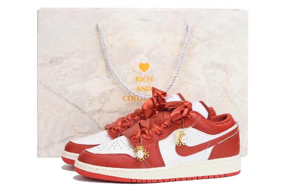 Jordan Air Jordan 1 Low-Top Vintage Basketball Shoes Women's Red White