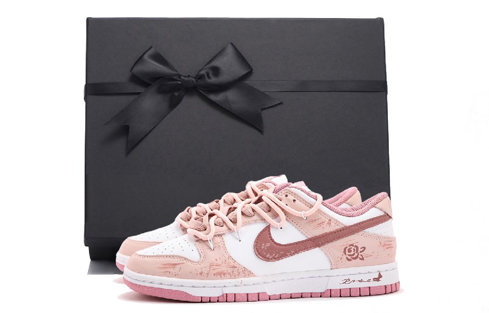 Nike Dunk Non slip Lightweight Low Top Skateboard Shoes Women's Pink White