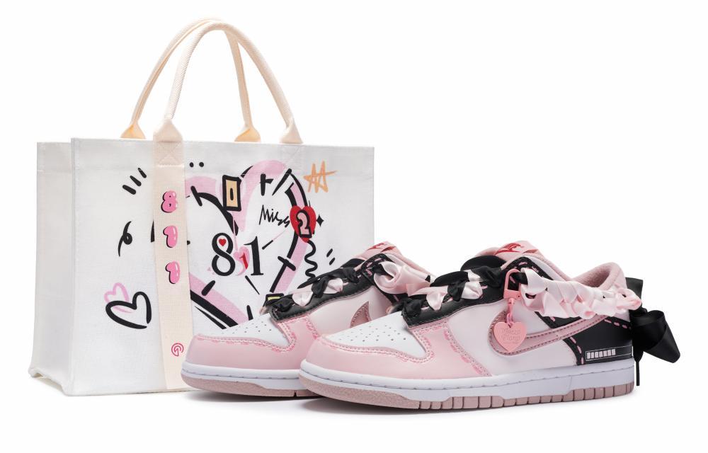 Nike Dunk 811 Manufacturing, Crimson Heart Notes Low Top Skateboard Shoes Women's Pink Black