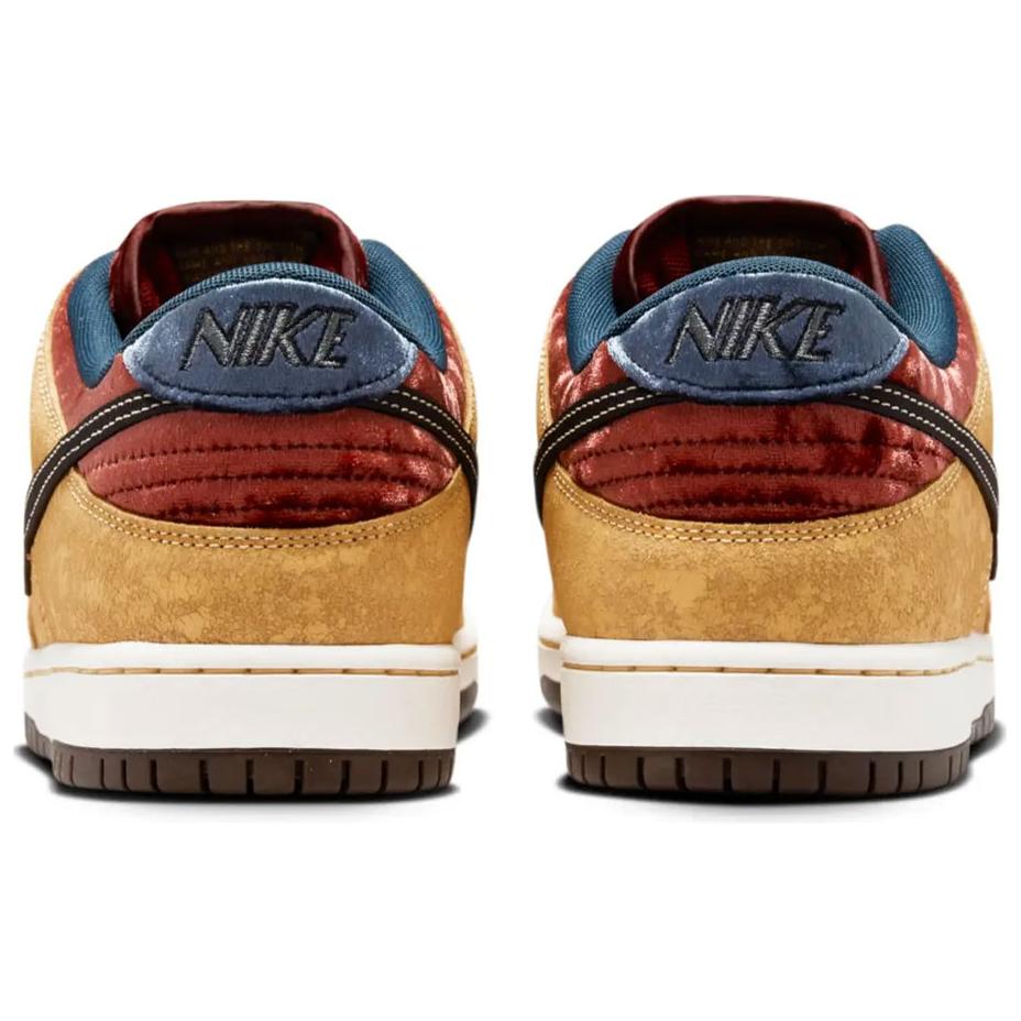 Nike Sb Dunk Low City Of Cinema купить в интернет-магазине Yoocart с быстрой доставкой по России.
