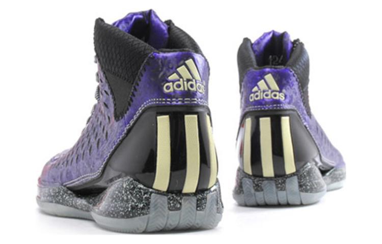 Adidas D Rose 3 'Night Before Christmas' купить в интернет-магазине Yoocart с быстрой доставкой по России.