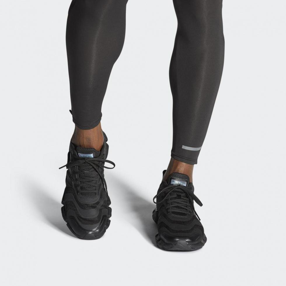 Adidas Climacool Vento Triple Black купить в интернет-магазине Yoocart с быстрой доставкой по России.