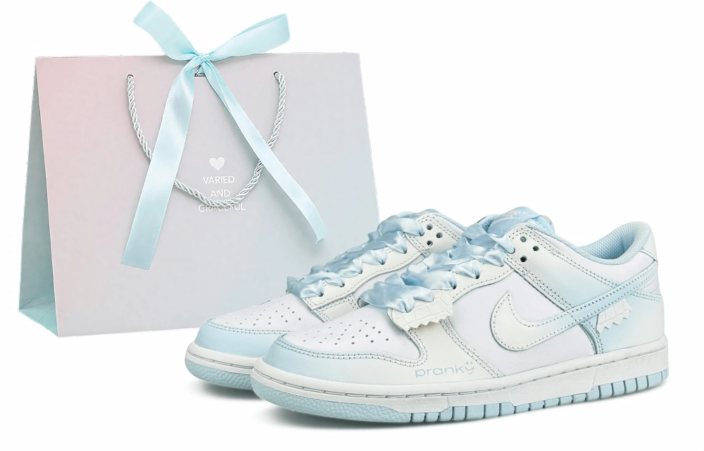 Nike Dunk Breathable And Slip Resistant Low top Skateboard Shoes Women's Light Blue
