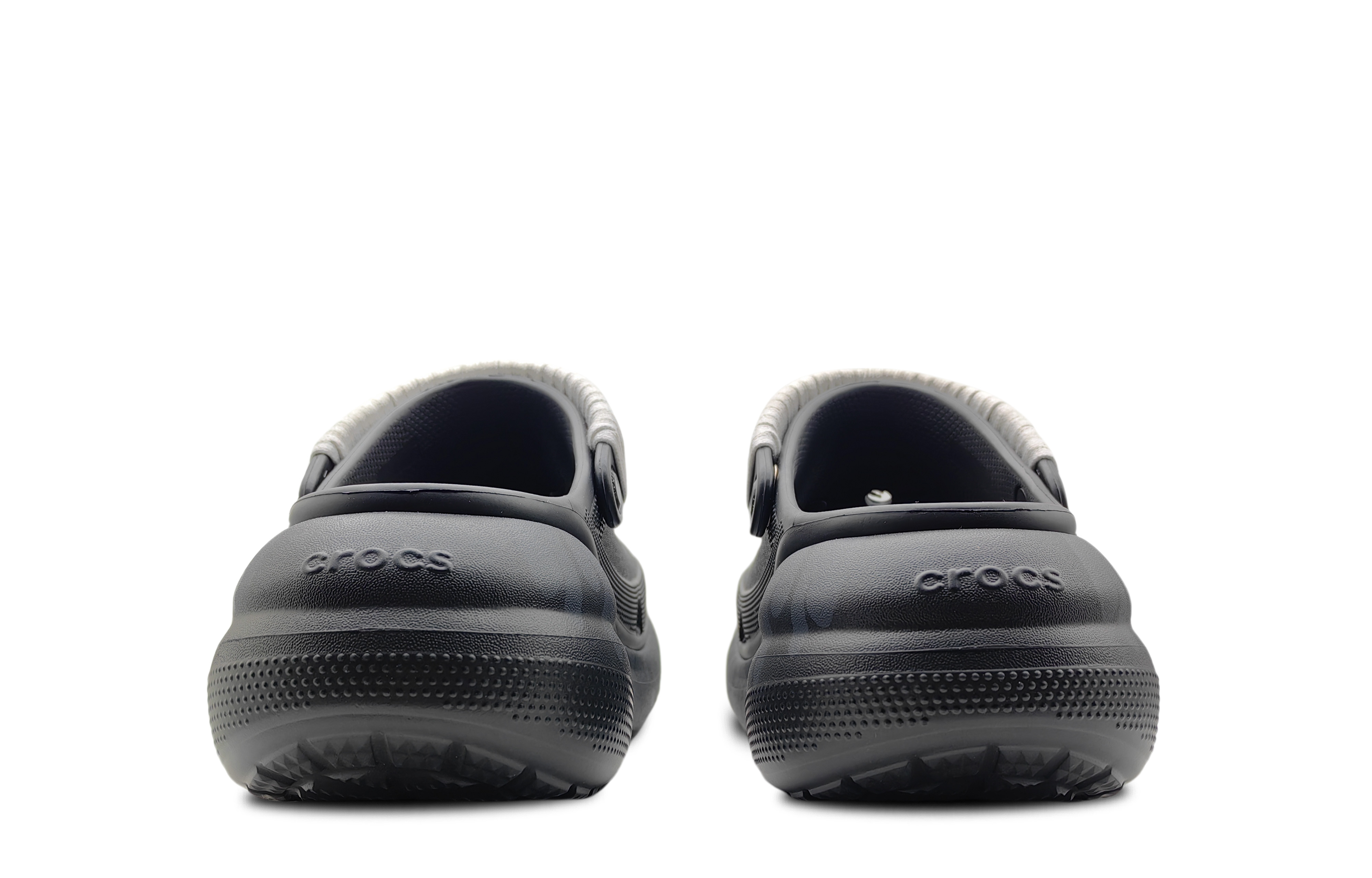 Crocs Classic Crush Clogs Unisex Black купить в интернет-магазине Yoocart с быстрой доставкой по России.
