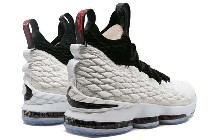 Nike LeBron 15 'Graffiti' купить в интернет-магазине Yoocart с быстрой доставкой по России.