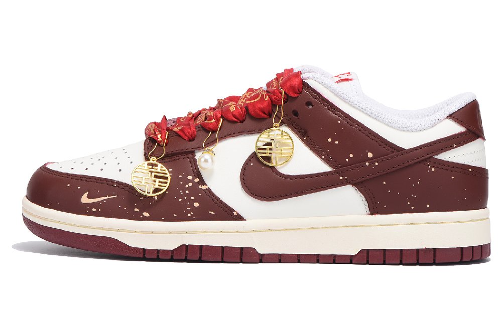 Nike Dunk Anti-Slip Wear-Resistant Low-Top Skateboard Shoes Women's Red White