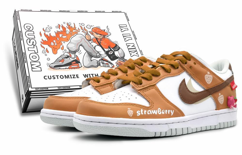 Nike Dunk Low-Top Skateboard Shoes Men's Caramel