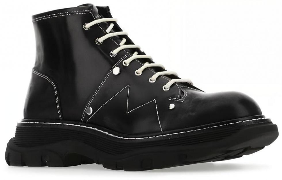 Alexander McQueen Tread Lace Up Boots 'Black' купить в интернет-магазине Yoocart с быстрой доставкой по России.