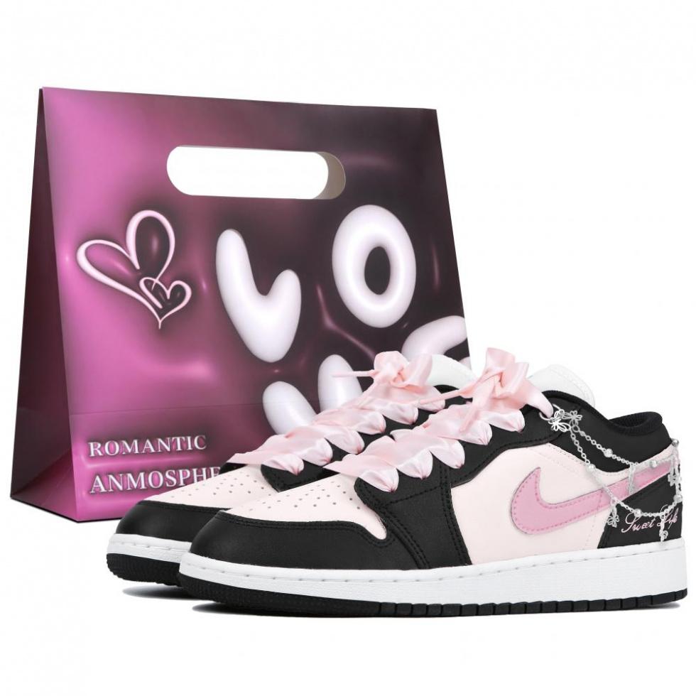 Jordan Air Jordan 1 Low Heart-Fluttering Wear-Resistant Low-Top Vintage Basketball Shoes GS Black Pink