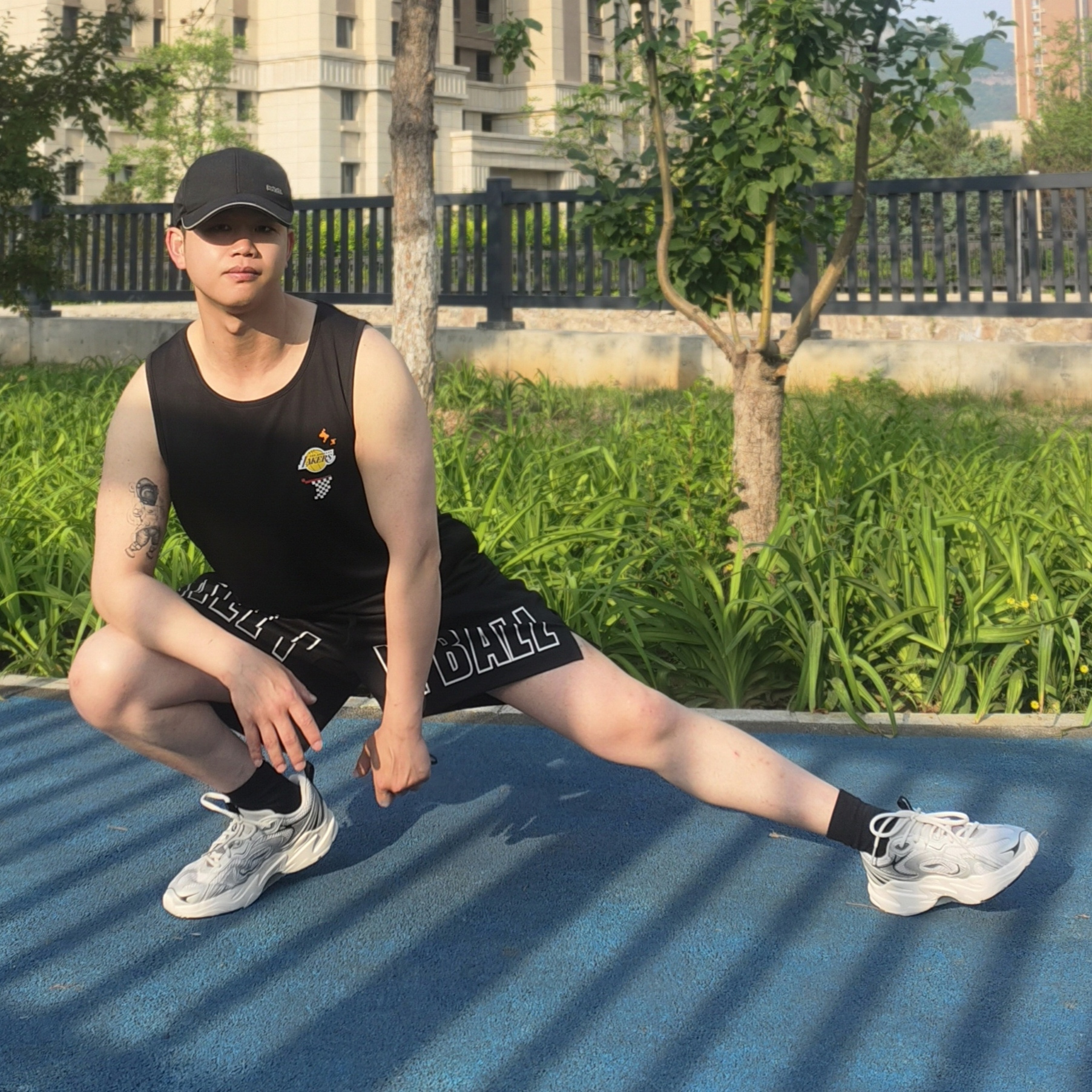 LiNing Cushioning, Slip Resistant, Abrasion Resistant Support Low Top Chunky Sneakers Men's Silver Gray купить в интернет-магазине Yoocart с быстрой доставкой по России.