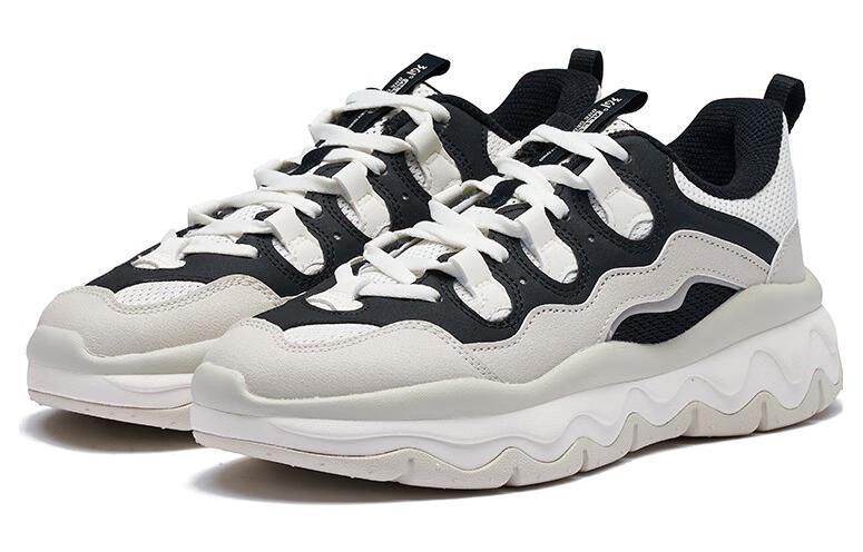 361° Cushioning, Abrasion Resistant, Slip Resistant Low Top Sports Casual Shoes Women's White Black