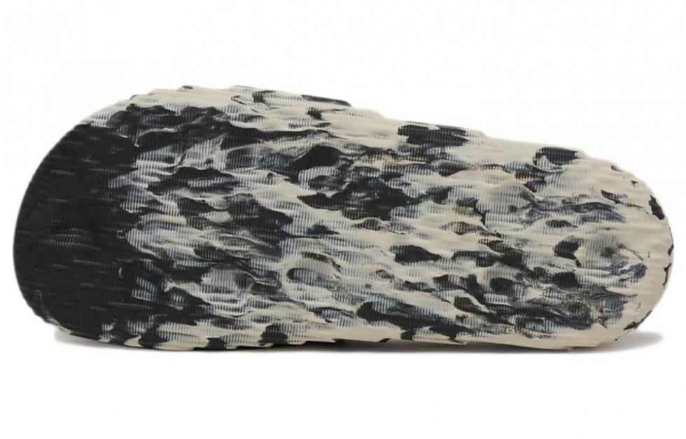 Adidas Adilette 22 Slides 'Carbon Aluminium' купить в интернет-магазине Yoocart с быстрой доставкой по России.