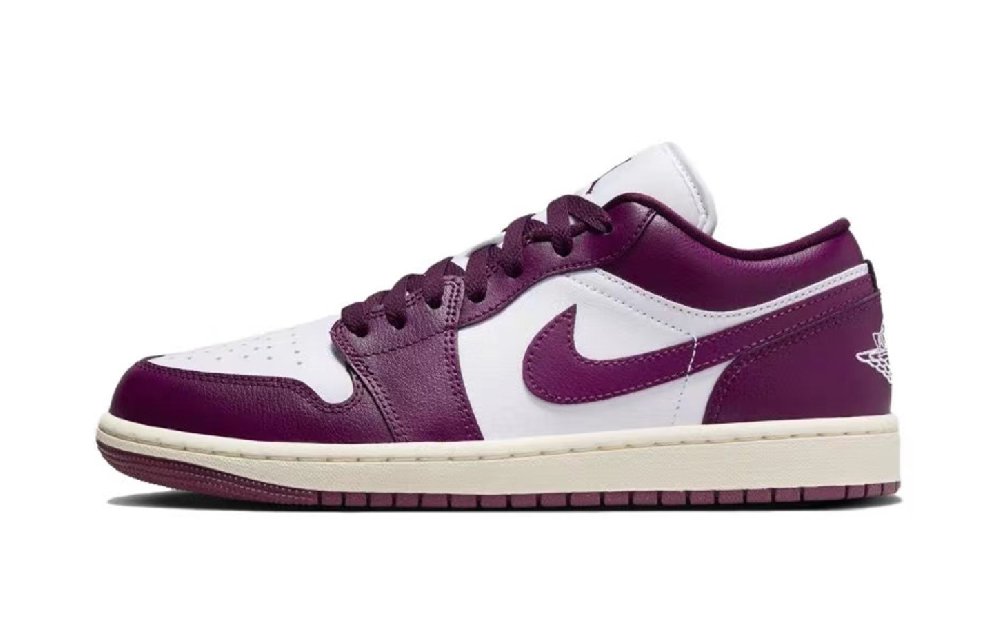 Jordan Air Jordan 1 Slip-Resistant Coverage Wear-Resistant Low-Top Vintage Basketball Shoes Women's True Red