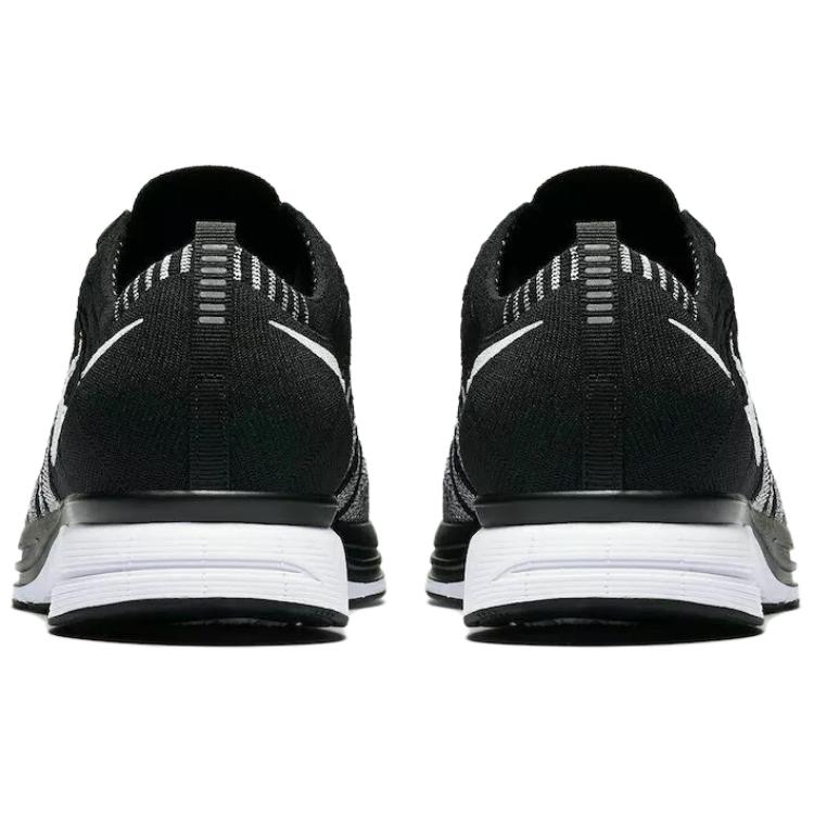 Nike Flyknit Trainer Oreo купить в интернет-магазине Yoocart с быстрой доставкой по России.